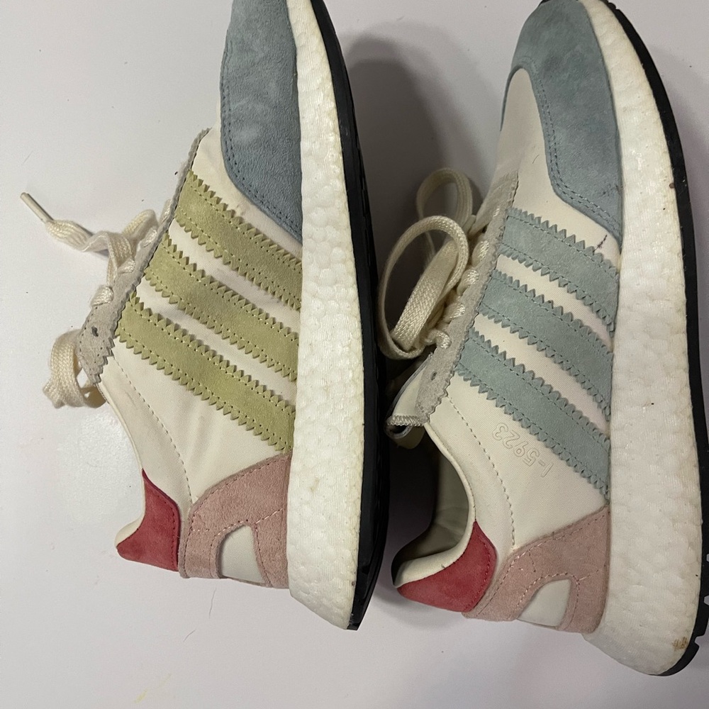 Adidas Love Unites Sneakers Multi color SZ 5.Men  6 women